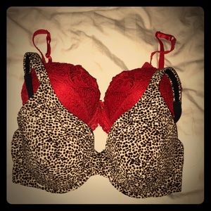 2 Nwot bras